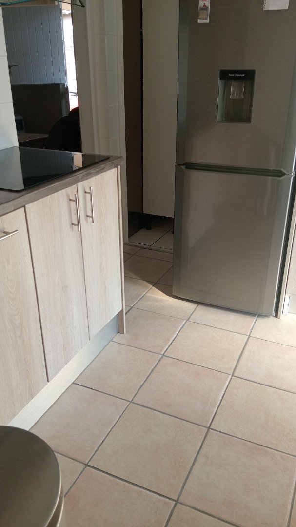 2 Bedroom Property for Sale in Lavender Hill Western Cape